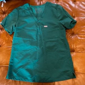 Figs Catarina hunter green top